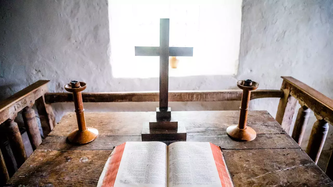 Two Streams from One Source: Free Evangelical and Alliance Churches